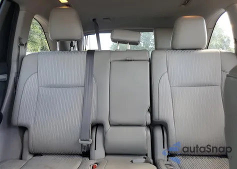 2018 Toyota Highlander Le z USA, uszkodzony, nr VIN 5TDBZRFH5JS831377